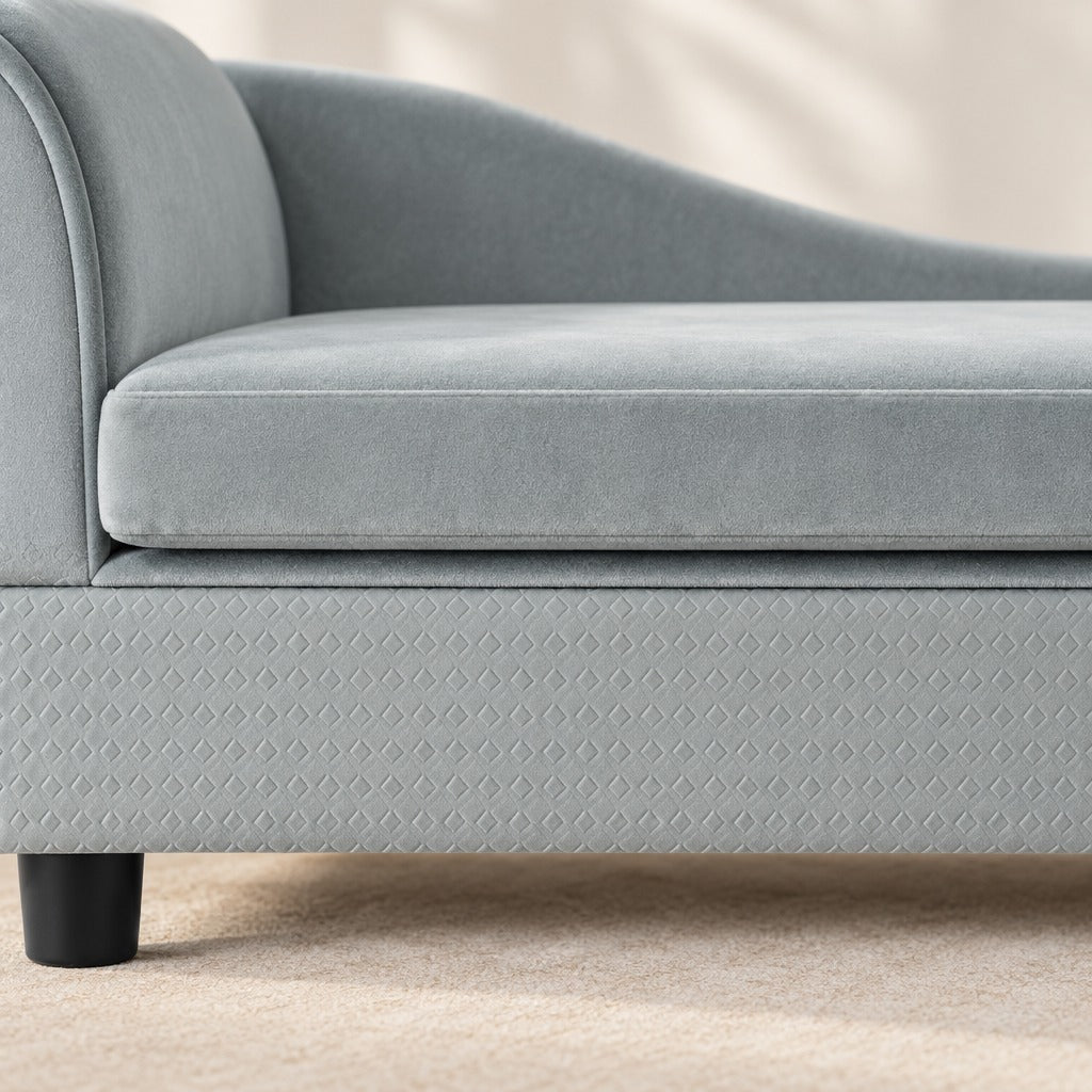 Le rangement est dans le sofa